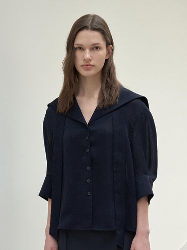 SAILOR COLLAR TIE BLOUSE_NAVY - mu:arvo - Modalova