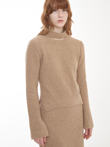 Cut out Neck Knit Pullover_Beige - mu:arvo - Modalova