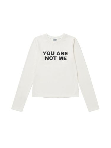 YOU ARE NOT ME Long Sleeve T-shirt White - FIVELINE - Modalova