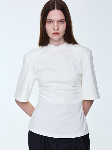 Oversized Shoulder Slim Fit T-shirt _ - mu:arvo - Modalova