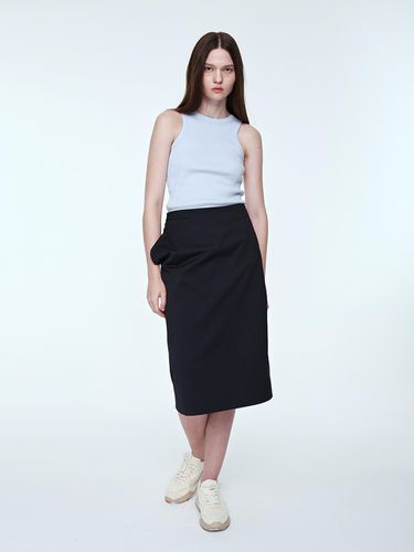 Unbalanced Midi Skirt_ Dark Navy - mu:arvo - Modalova