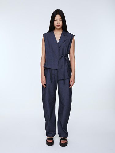 Belted Detachable Cocoon Pants _ Navy - mu:arvo - Modalova