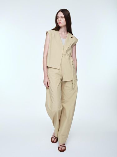 Belted Detachable Cocoon Pants _ Beige - mu:arvo - Modalova