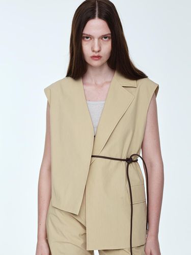 Unbalanced Belted Vest _ Beige - mu:arvo - Modalova