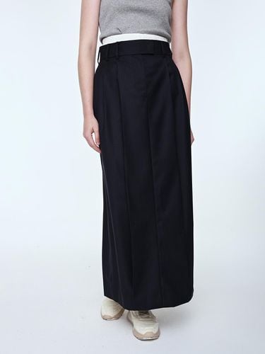 Banding Detail Two - tuck Long Skirt _ Navy Stripe - mu:arvo - Modalova