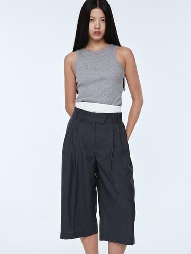 Banding Detail Wide Fit Bermuda Pants _Grey Stripe - mu:arvo - Modalova