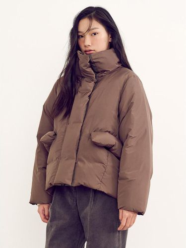 Signature Out-pocket Short Down Puffer - kuho plus - Modalova