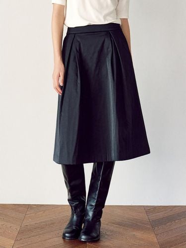 Padded Flare Long Skirt - Black - kuho plus - Modalova