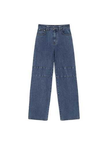 KNEE POINT STRIPE DENIM PANTS IN - Matin Kim - Modalova