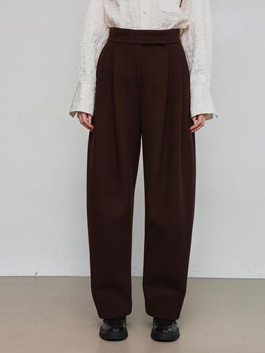 Cocoon Two-tuck Wool Cash Pants _ - mu:arvo - Modalova