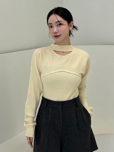 Hyunjoo PICK] Cutout knit top (2color) - HUNCH - Modalova