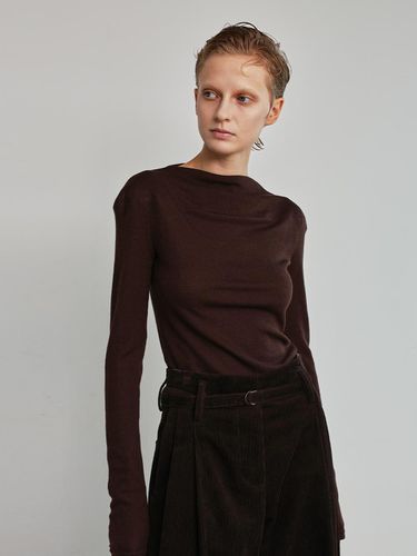 York Cut Ribbed Wool T - Shirt _ Brown - mu:arvo - Modalova