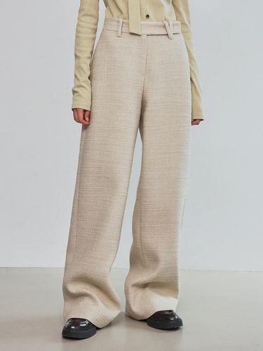 No tuck Semi cocoon Pants _ Light Beige - mu:arvo - Modalova