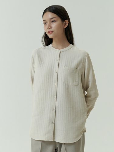 Round cotton shirt - cream - AYU - Modalova