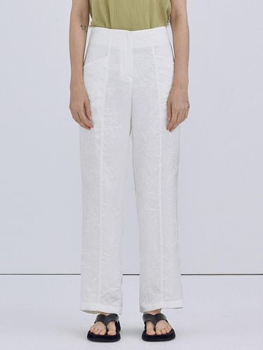 Wrinkle Glossy Pants_White - WNDERKAMMER - Modalova