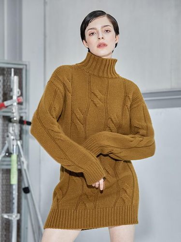 Cable turtleneck knitted dress - mocha - cordinary - Modalova