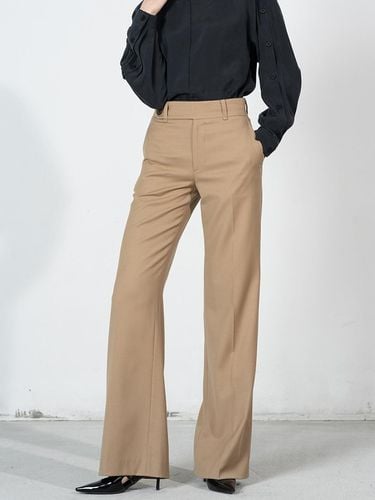 Button pointed straight bootcut pants - beige - cordinary - Modalova