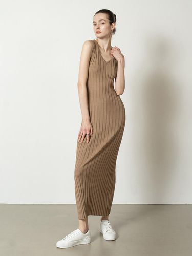 Sleeveless v - neck ribbed knit dress - beige - cordinary - Modalova