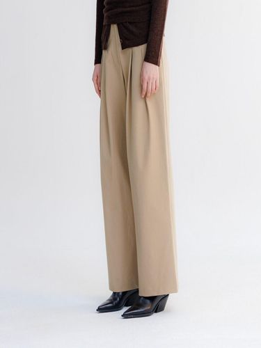 WIDE TWO TUCK PANTS - BEIGE - LUMINOAR - Modalova