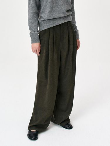 Layered Detail Pleated Wool Pants (khaki) - RIDIFI - Modalova