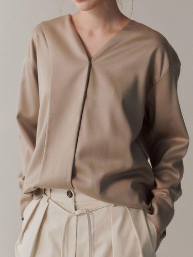 Placket Blouse (Taupe Beige) - YIJU - Modalova