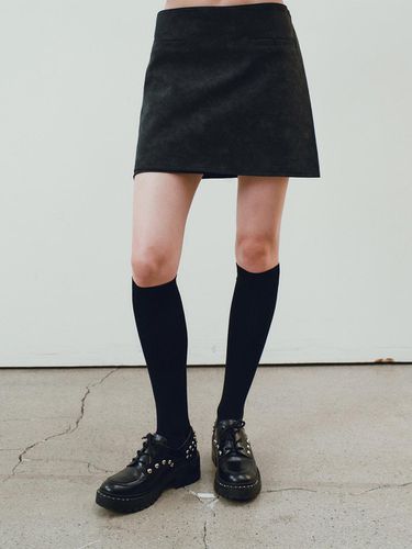 G_FAUX LEATHER WRAP SKIRT / - GIMMETHEYOUNG - Modalova