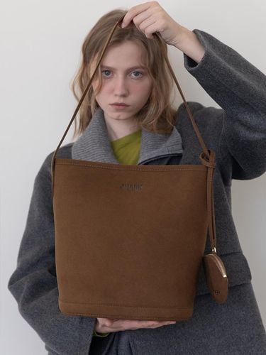 Layla suede shoulder bag _ Brown - JMARK New York - Modalova