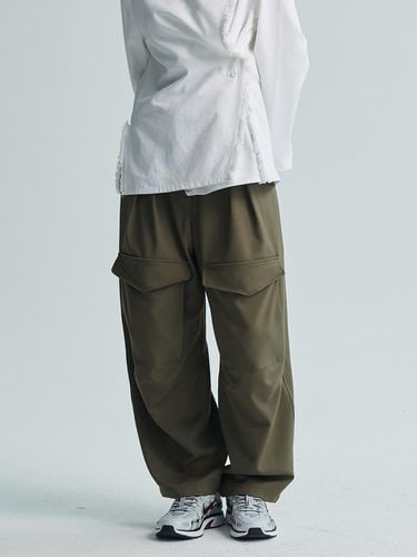 CURVED CARGO PANTS KHAKI - TYCHEBE - Modalova