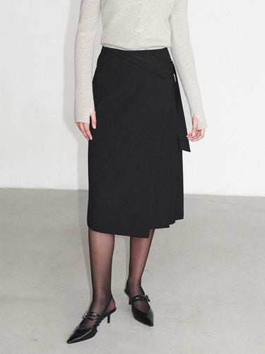 Asymmetrical Midi Wrap Skirt - Black - LOEUVRE - Modalova