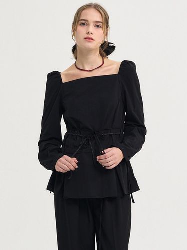 Square Neck String Blouse_Black - SORRY TOO MUCH LOVE - Modalova