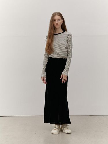 Velvet supple maxi skirt - black - KILHOUETTE - Modalova