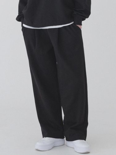 Essential One-Tuck Wide Sweat Pants (Black) - PIANER - Modalova