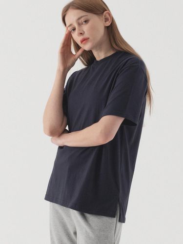 Basic slit short-sleeved T-shirt (Navy) - PIANER - Modalova