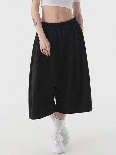 Super Wide Sweat Bermuda Pants (Black) - PIANER - Modalova