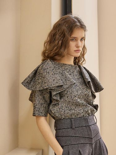 Boatneck Ruffle Sleeve Jacquard Blouse - CAHIERS - Modalova