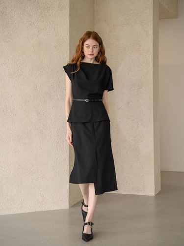 CAHISIENNE] Mermaid Asymmetric Midi Skirt_Black - CAHIERS - Modalova