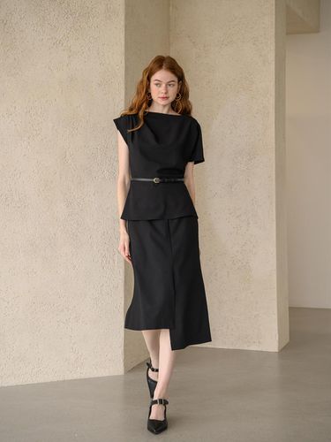 CHAIRENE] Mermaid Unbalanced Midi Skirt_Black - CAHIERS - Modalova