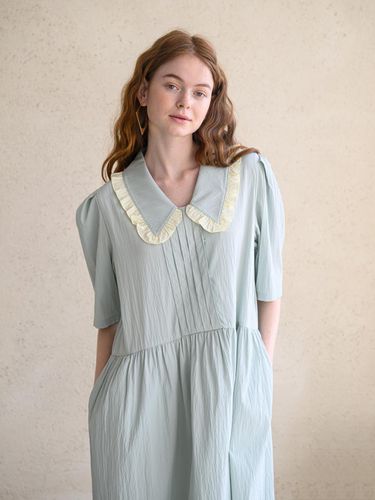 CHAIRENE] Puffed Sleeves Pintuck Frill dress_Sky - CAHIERS - Modalova