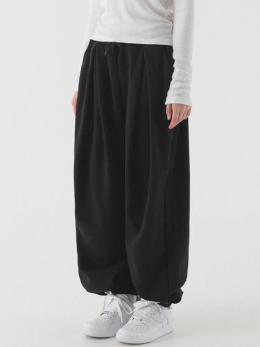 Mesh pleated wide jogger sweat pants (black) - PIANER - Modalova