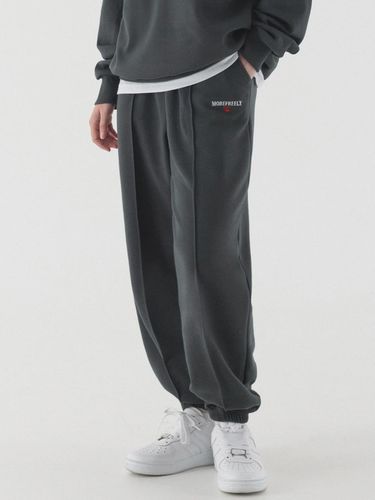 Slogans Pintuck Jogger Sweat Pants (Charcoal) - PIANER - Modalova