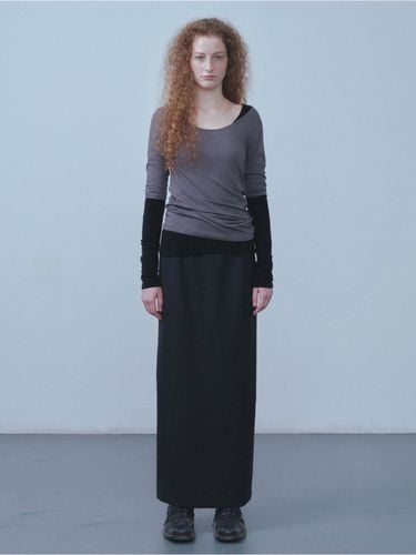 Back Pleats Maxi Skirt (Charcoal) - REPOS - Modalova