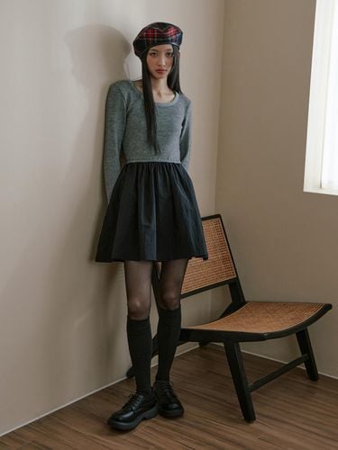 COLOR BLOCK SLIM KNIT DRESS_GRAY BLACK - mars en avril - Modalova