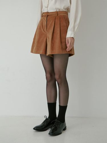 COTTON VELVET TUCK SHORTS + BELT SET_BROWN - mars en avril - Modalova