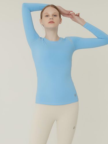 Refined Movement Long Sleeve T-shirt_ - REINAMORA - Modalova