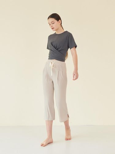 Restful Ribbed Pants_ - REINAMORA - Modalova