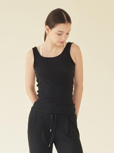 Rest Full Lip Tank Top Black - REINAMORA - Modalova