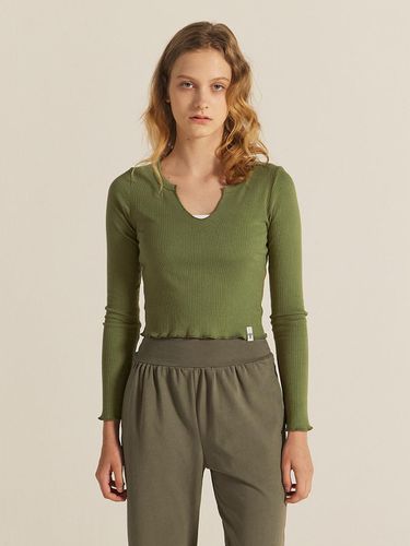 Ribbed slit neck crop long sleeve T-shirt_green - REINAMORA - Modalova