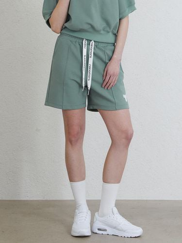 Recycle Relax Shorts_ Green Smoke - REINAMORA - Modalova