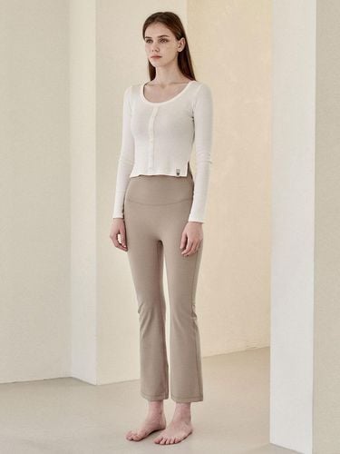 Mild Semi-Flare Pants_Light Brown - REINAMORA - Modalova