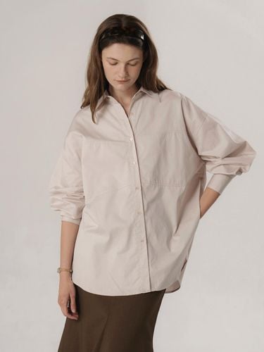 Odd Backline Boxy Shirt Sand beige - MOMET - Modalova